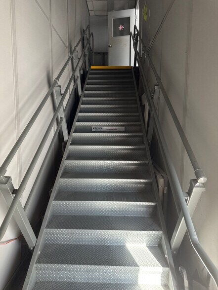 More Photos Of 7410 Coca Cola Dr, Hanover Research And Development For Lease