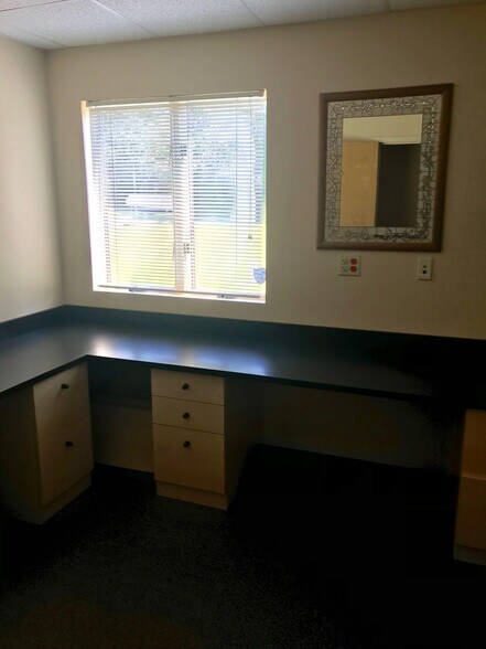 More Photos Of 208 Kevin Ln, Brodheadsville Medical For Lease