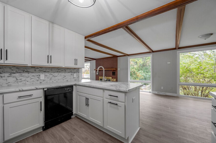 More Photos Of 454 Big Hill Ave, Richmond Office Residential For Sale