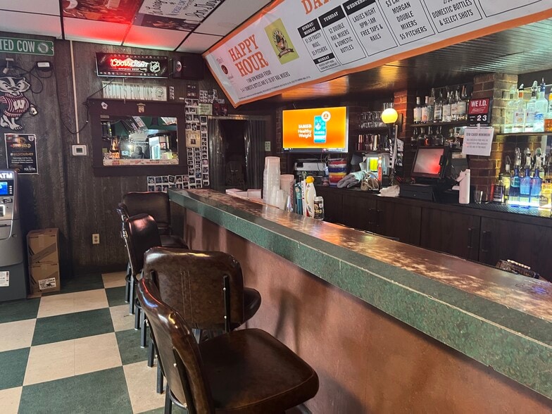 More Photos Of 219 Wisconsin St, Oshkosh Bar For Sale
