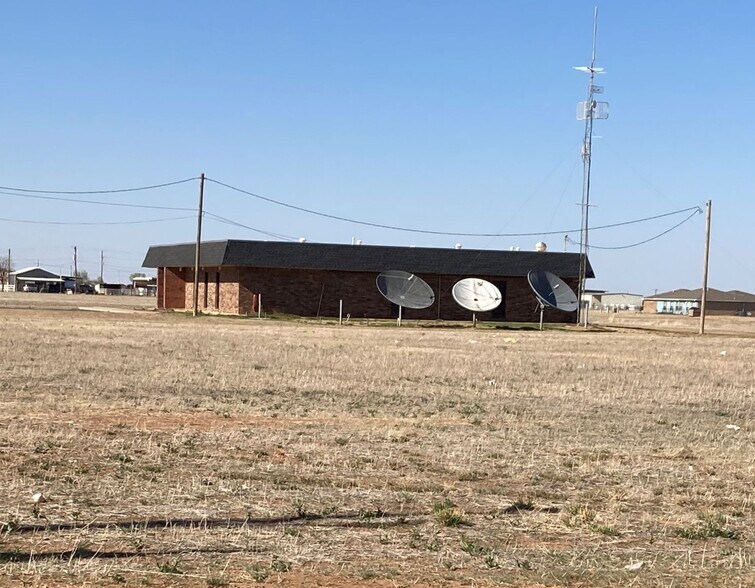 More Photos Of 3218 N Quincy St, Plainview Office For Sale