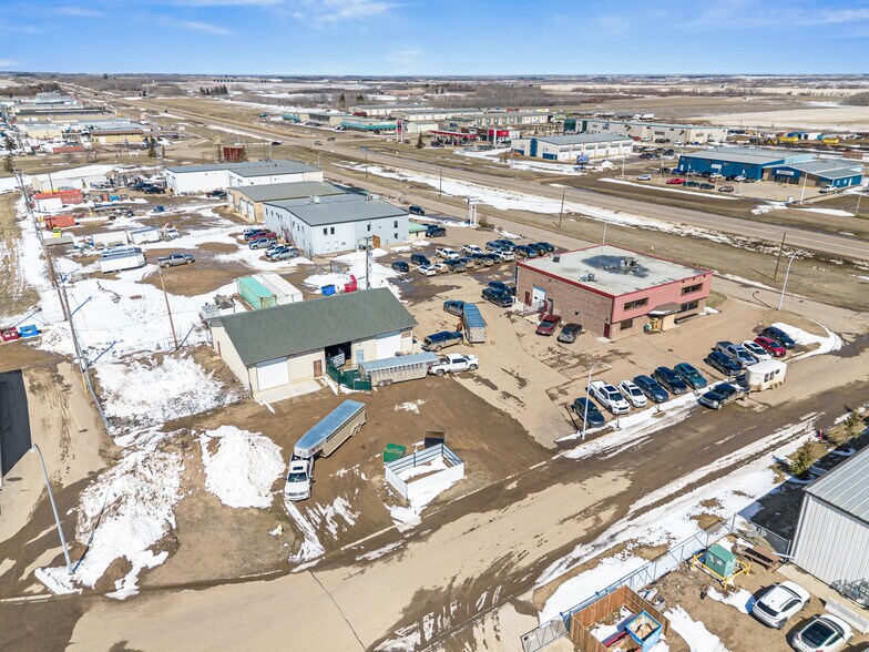 More Photos Of 6002 50 Ave, Lloydminster Freestanding For Sale