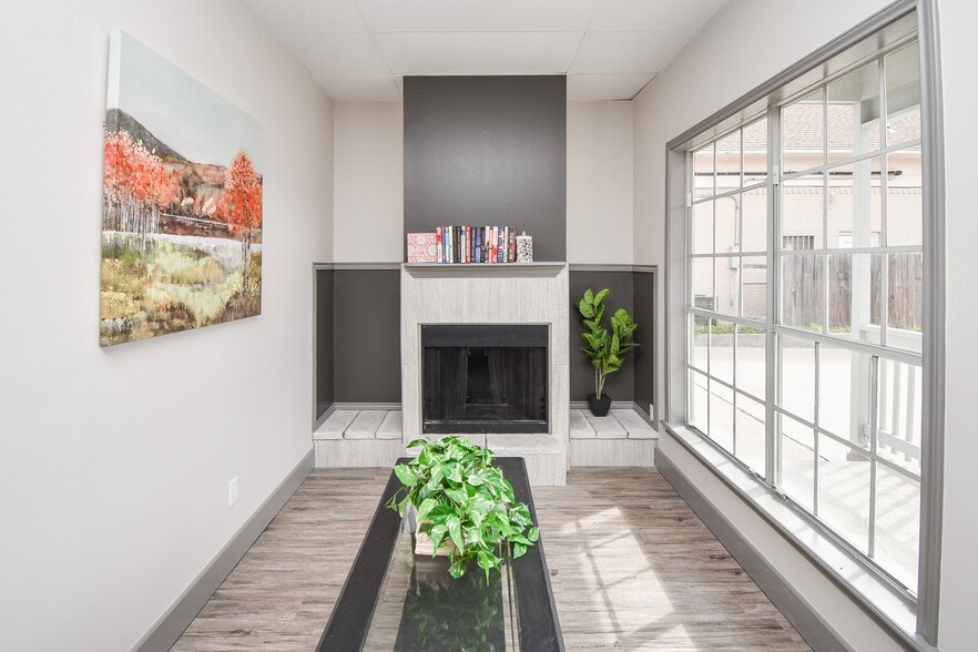 More Photos Of 104 Kelly Dr, Victoria Office For Lease