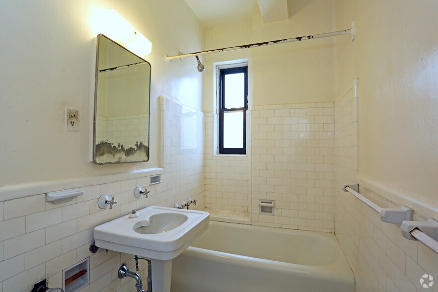 More Photos Of 135 S 20th St, Philadelphia Apartments For Lease