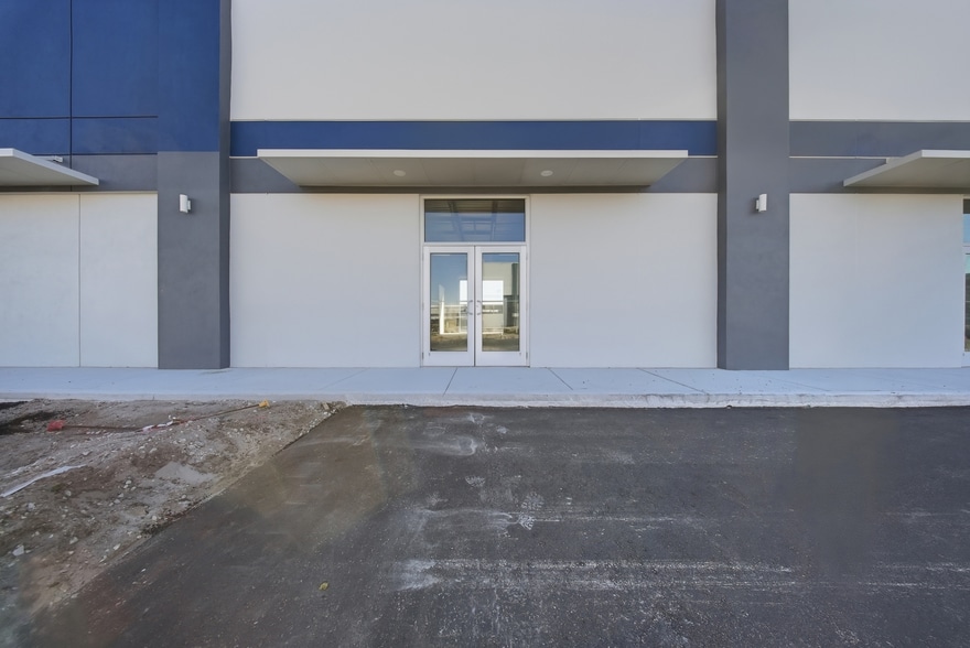 More Photos Of , Largo Unknown For Sale