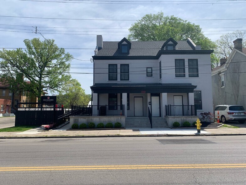 More Photos Of 4804 Whetsel Ave, Cincinnati Storefront Retail Residential For Sale