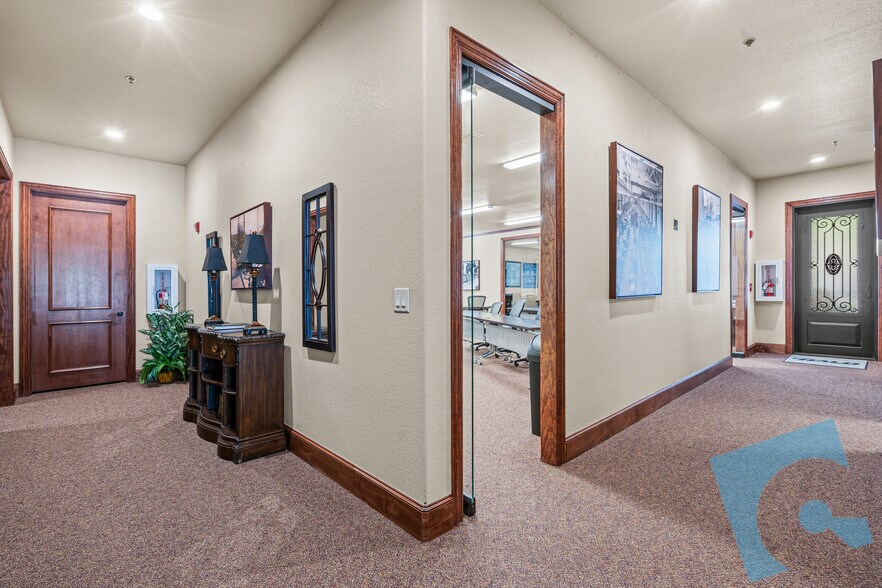 More Photos Of 23 Mission Ln, Colleyville Office For Sale