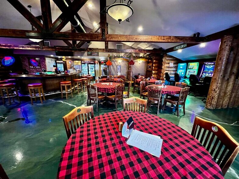 More Photos Of 307 Main St, Hollandale Restaurant For Sale