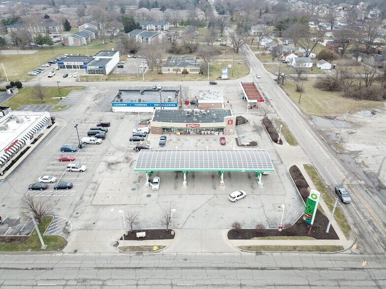 More Photos Of 4002 S East St, Indianapolis Convenience Store For Sale