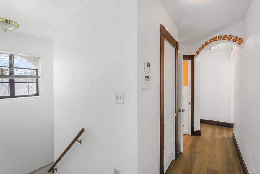 More Photos Of 537 10th St W, Bradenton Office For Lease