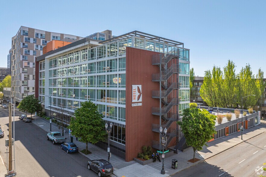 More Photos Of 1021 NE Grand Ave, Portland Hotel For Sale