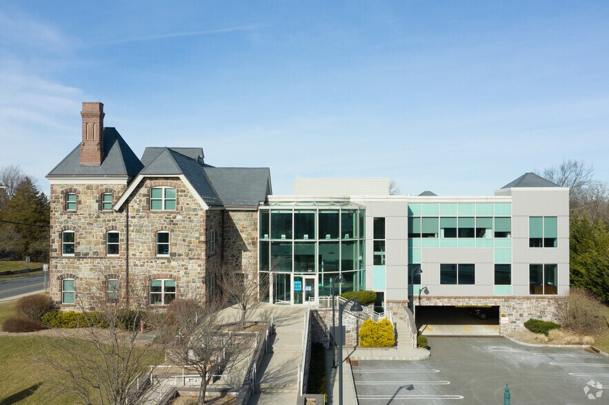 More Photos Of 535 Springfield Ave, Summit Office For Lease