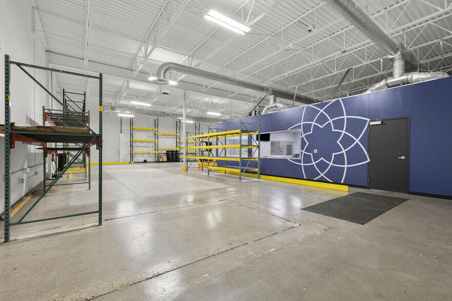 More Photos Of 3051 Delta Marine Dr, Reynoldsburg Light Manufacturing For Sale