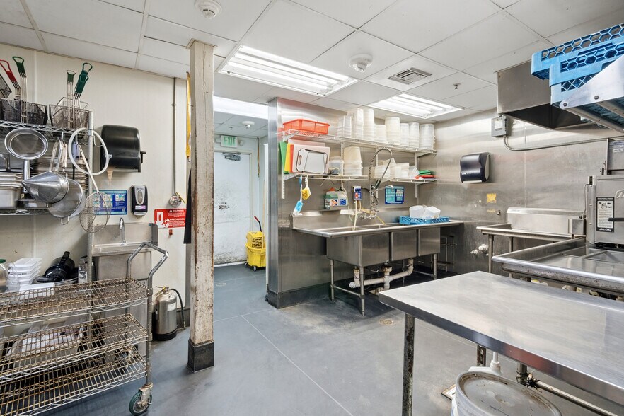 More Photos Of 8227-8229 Oak St, New Orleans Restaurant For Sale