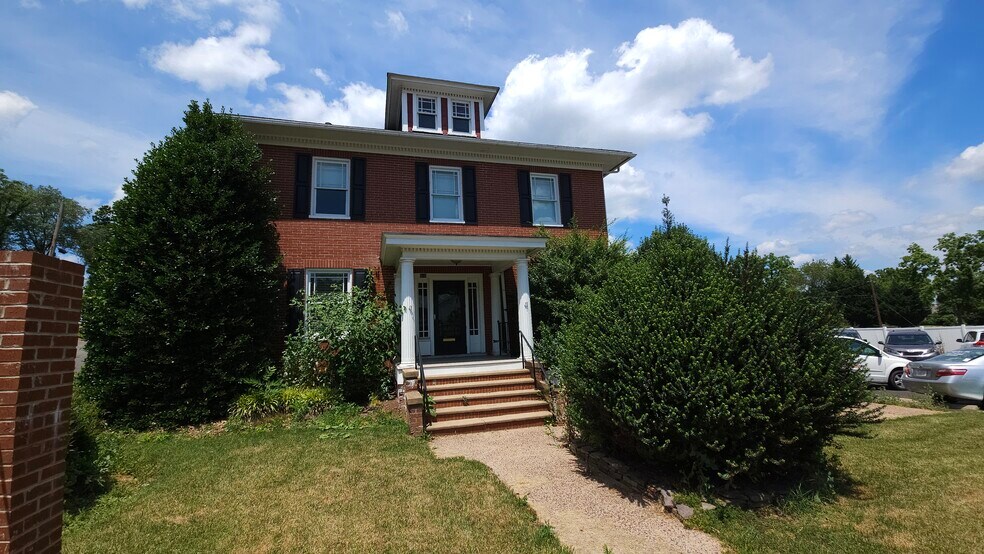 More Photos Of 810 S Main St, Culpeper Storefront Retail Office For Sale