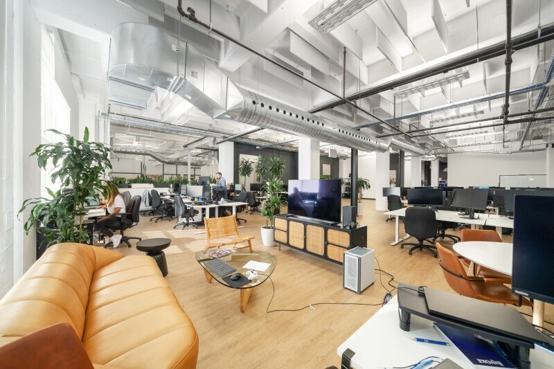 More Photos Of 4760 Rue Acorn, Montréal Research And Development For Lease