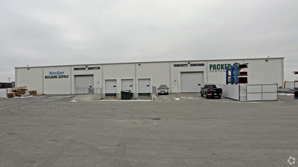 More Photos Of 3210 N Zuehlke Dr, Appleton Warehouse For Lease