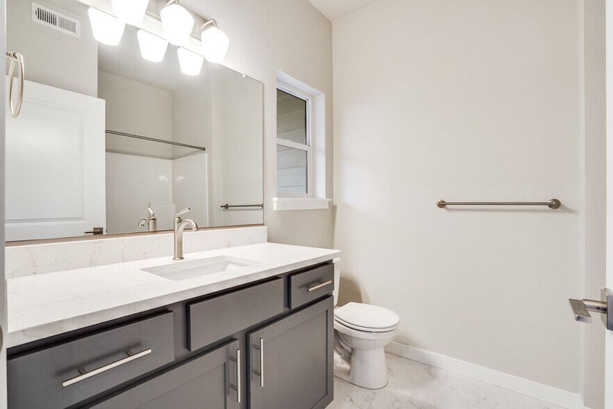 More Photos Of 16933 SW 132nd Ter, Tigard Apartments For Sale