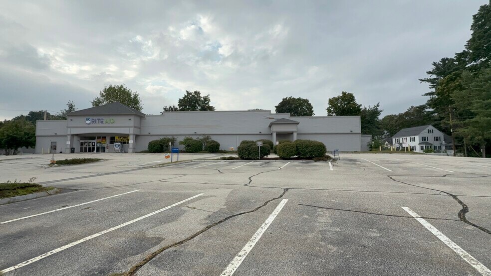 More Photos Of 15 Mont Vernon St, Milford Freestanding For Lease
