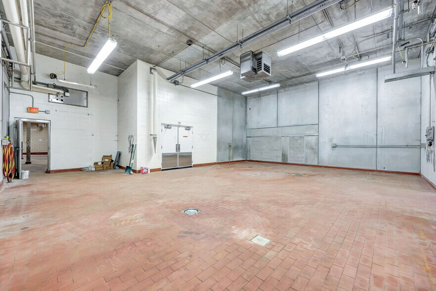More Photos Of 305 S Wall St, Denmark Industrial For Sale