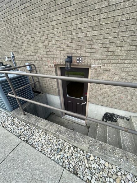 More Photos Of 7908 Cincinnati Dayton Rd, West Chester Office For Lease