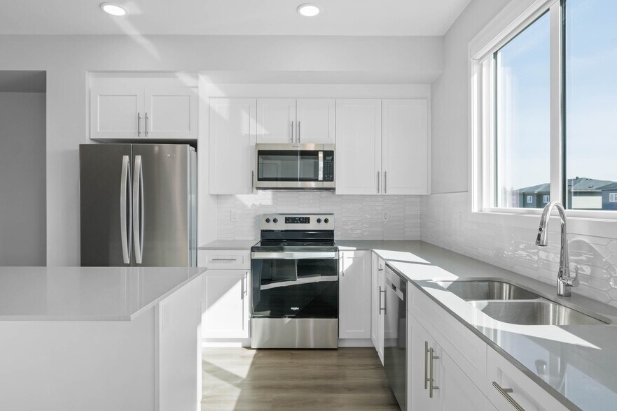 More Photos Of 378-382 Pioneer Rd, Spruce Grove Apartments For Sale