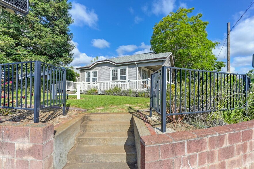 More Photos Of 512 Riley St, Folsom Office For Sale