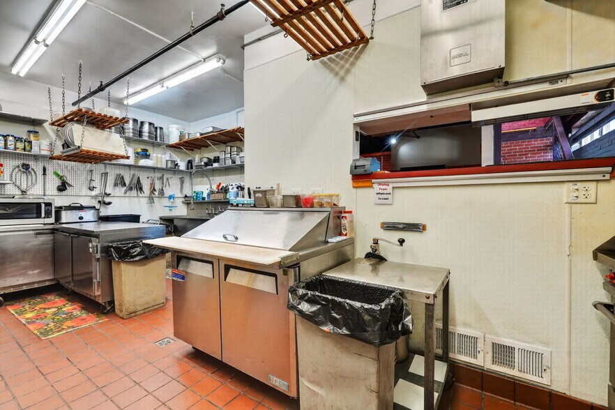 More Photos Of 615 S 1st Ave, Pocatello Restaurant For Sale