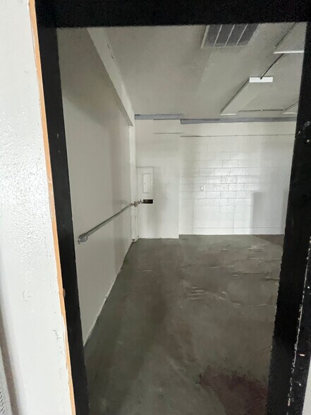 More Photos Of 1598 W Broadway St, Idaho Falls General Retail For Lease