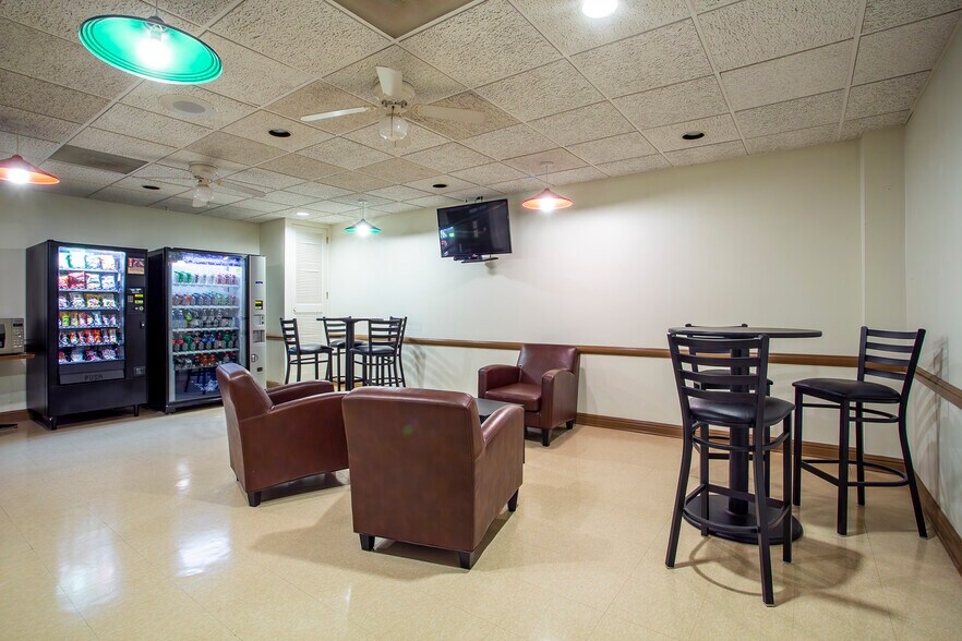 More Photos Of 2340 S River Rd, Des Plaines Office For Lease