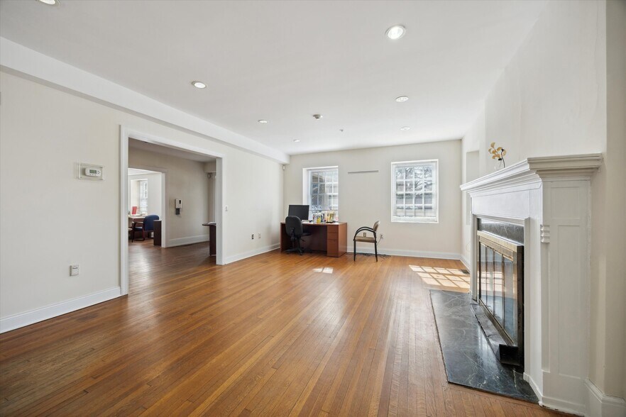 More Photos Of 400 E 21st St, Chester Office For Sale