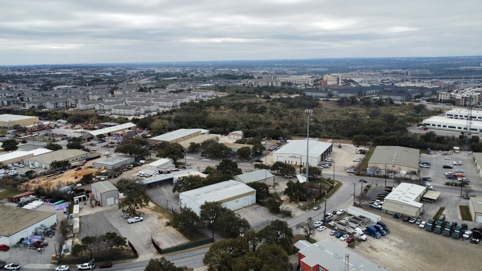 More Photos Of 15562 Capital Port Dr, San Antonio Warehouse For Lease