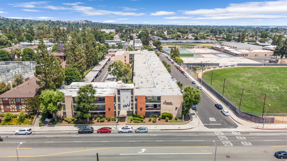 More Photos Of 10200 De Soto Ave, Chatsworth Apartments For Sale