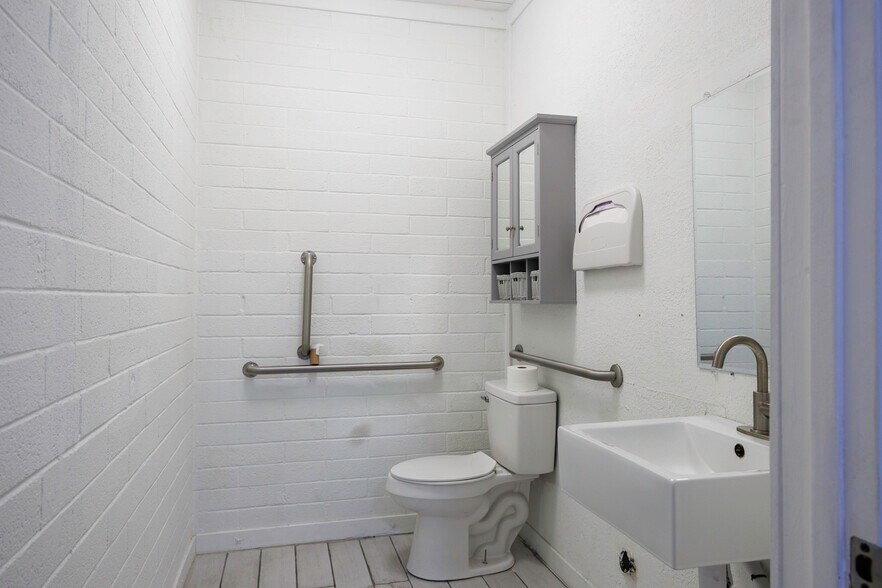 More Photos Of 623 E Florence Blvd, Casa Grande Freestanding For Sale