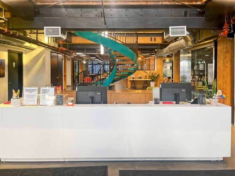 More Photos Of 180 John St, Toronto Coworking Space