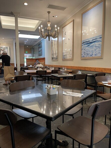 More Photos Of 3874-3896 Cross Creek Rd, Malibu Storefront For Lease