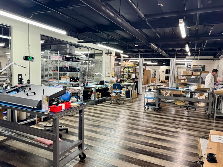 More Photos Of 17550 Gillette Ave, Irvine Manufacturing For Sale