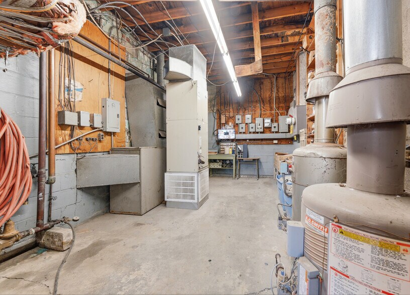 More Photos Of 365-371 S Mount Vernon Ave, Uniontown Freestanding For Sale