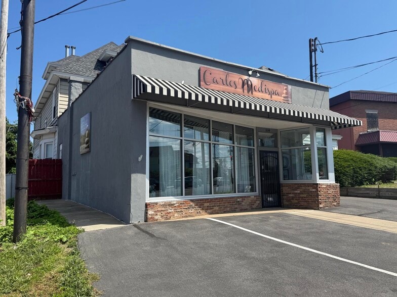 More Photos Of , Syracuse Unknown For Sale