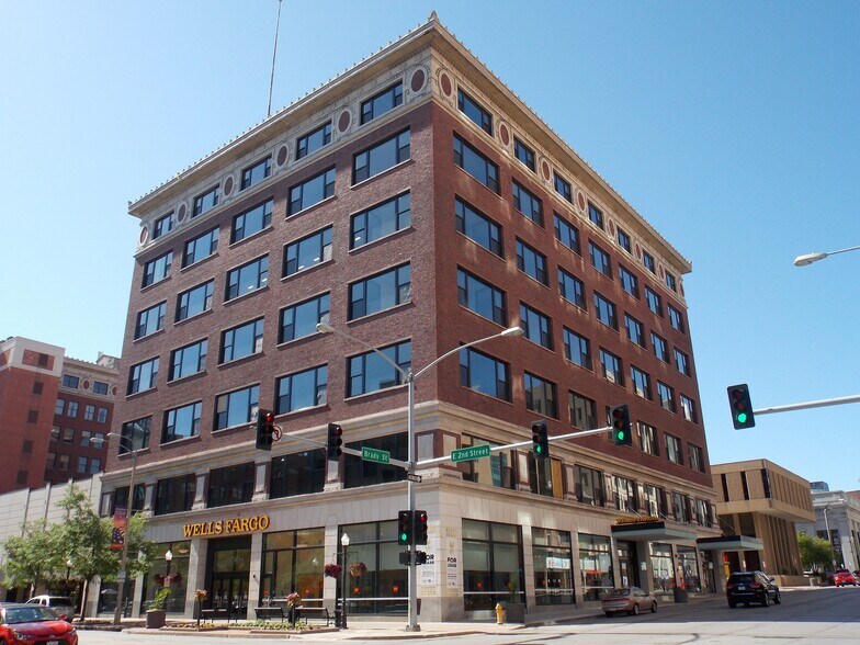 Primary Photo Of 102 W 2nd St, Davenport Office For Lease
