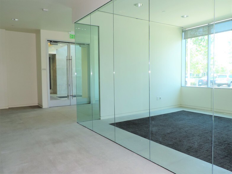 More Photos Of 25 Edelman, Irvine Office For Lease