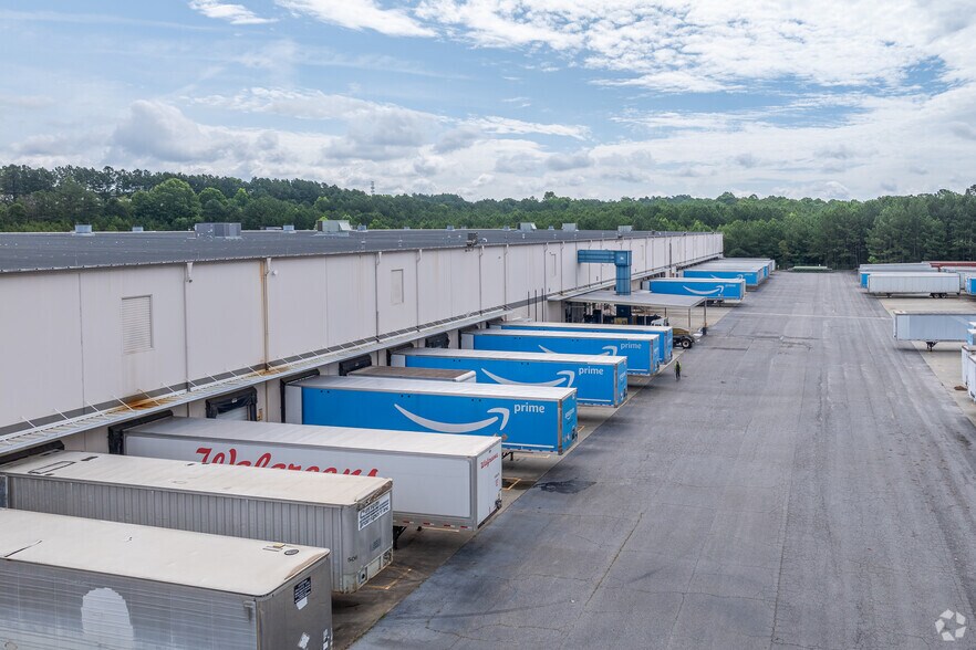 More Photos Of 1275 Barrow Industrial Pky, Auburn Distribution For Sale