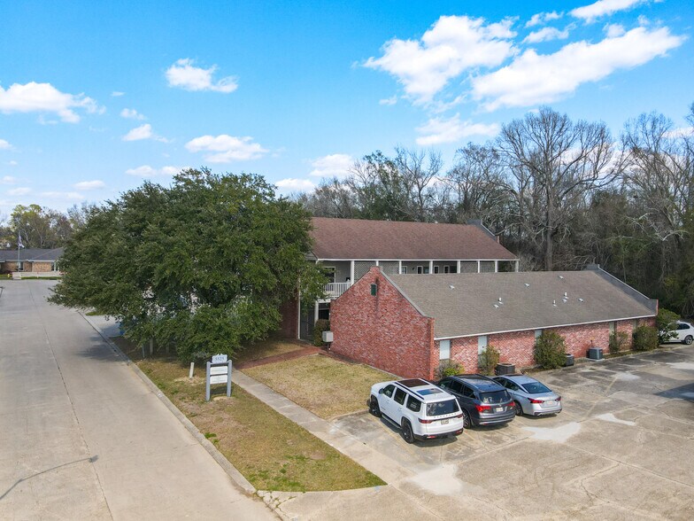 More Photos Of 5525 Superior Dr, Baton Rouge Office For Sale
