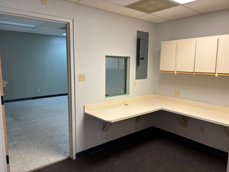 More Photos Of 1755 Airway Ave, Kingman Healthcare For Lease