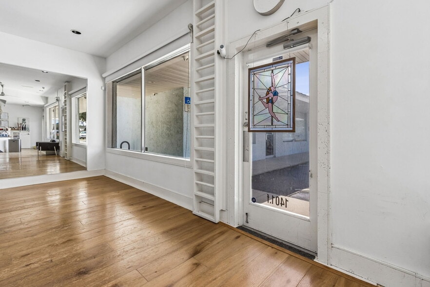 More Photos Of 1401 Penman Rd, Jacksonville Beach Loft Creative Space For Sale