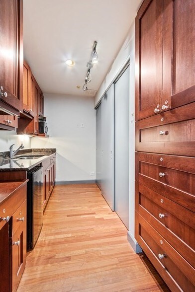 More Photos Of 67-79 E 16th St, Chicago Apartments For Sale