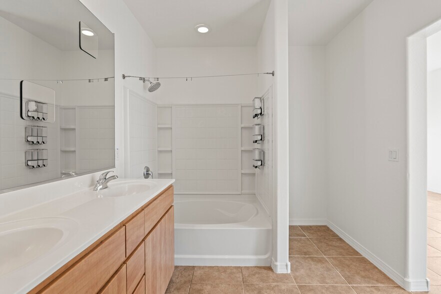 More Photos Of 610 E Roosevelt St, Phoenix Storefront Retail Residential For Sale