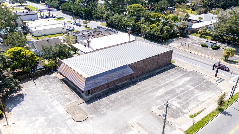 More Photos Of 802 Pennsylvania Ave, Savannah Freestanding For Sale