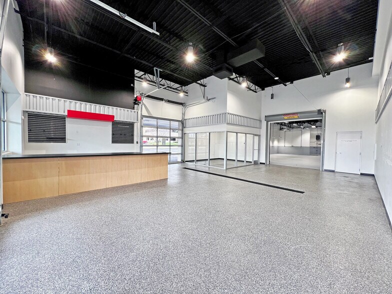 More Photos Of 501 Salem Pl, Fairview Heights Auto Dealership For Sale
