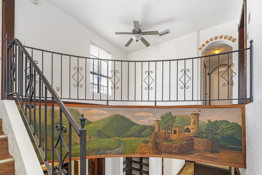 More Photos Of 537 10th St W, Bradenton Office For Lease